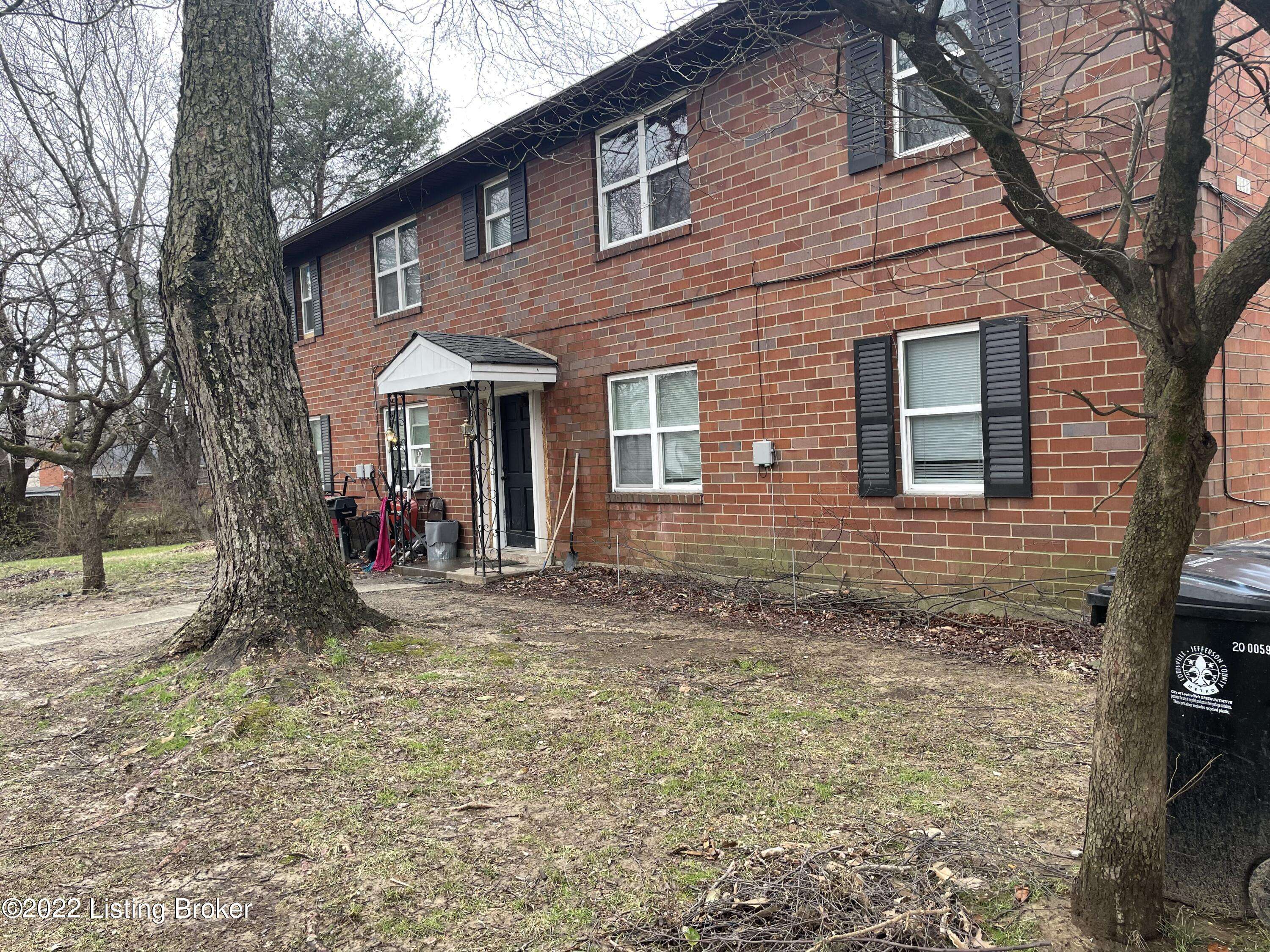 6619 Strawberry Ln, Louisville, KY 40214