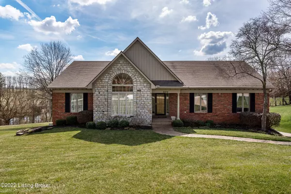 3912 Deer Lake Cir, Prospect, KY 40059