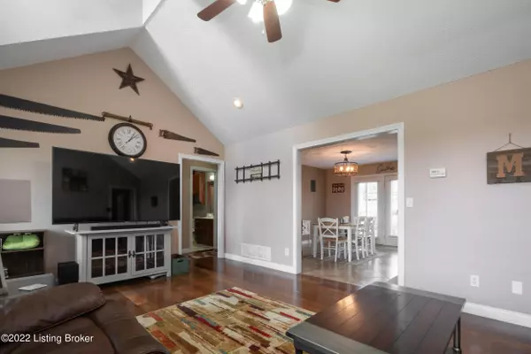 Coxs Creek, KY 40013,102 Day Hill Ct