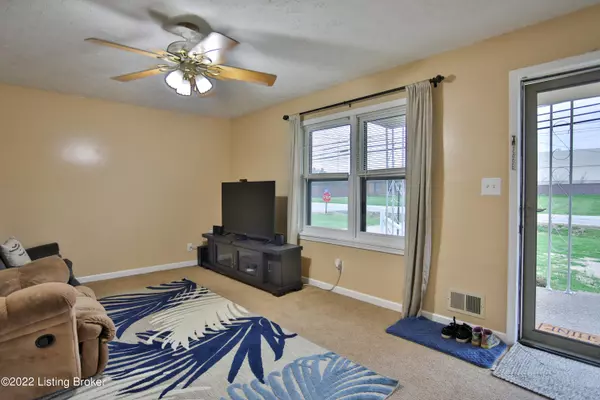 Shepherdsville, KY 40165,379 cedar grove Rd