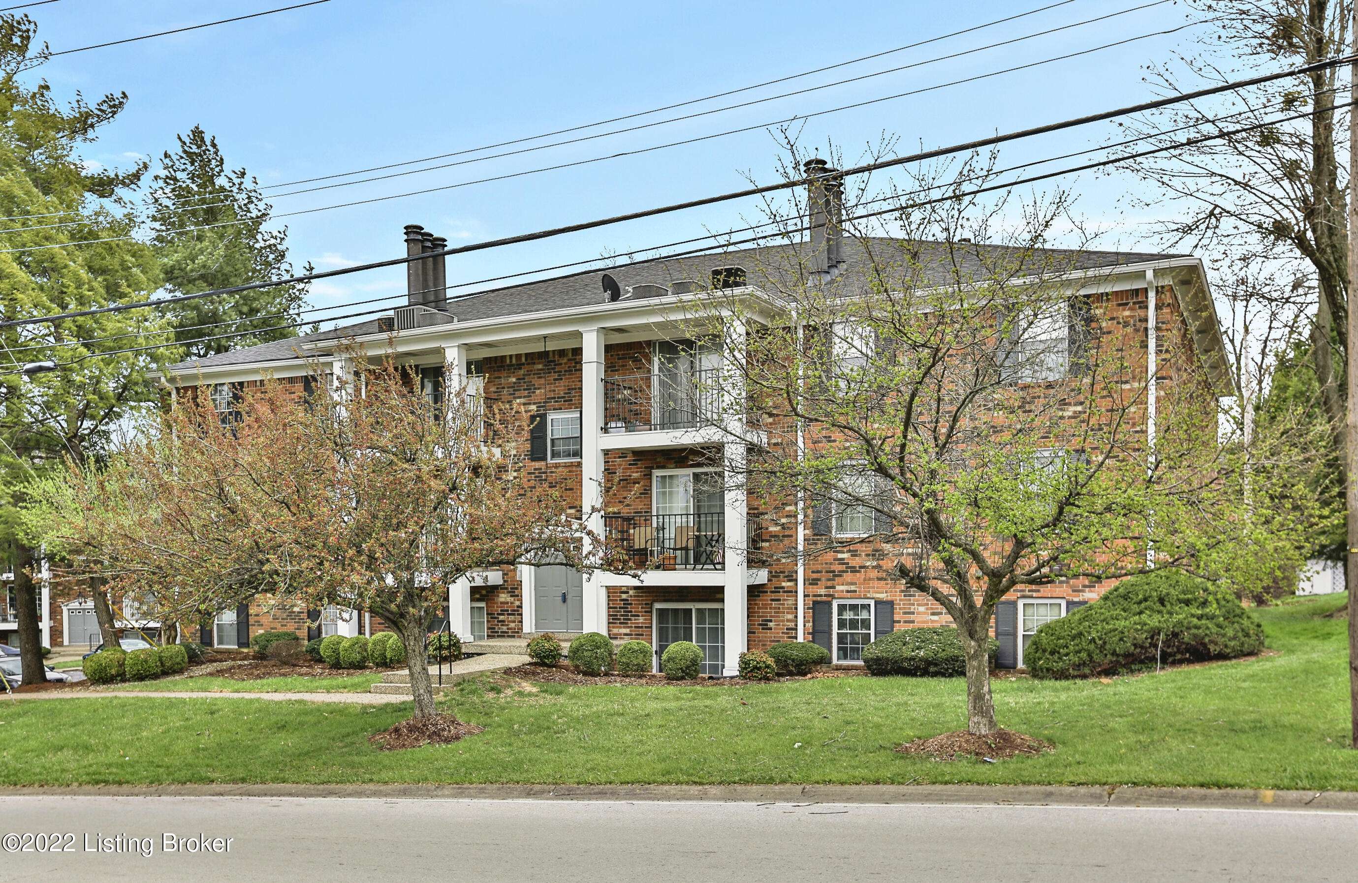 3309 Colonial Manor Cir #2A, Louisville, KY 40218