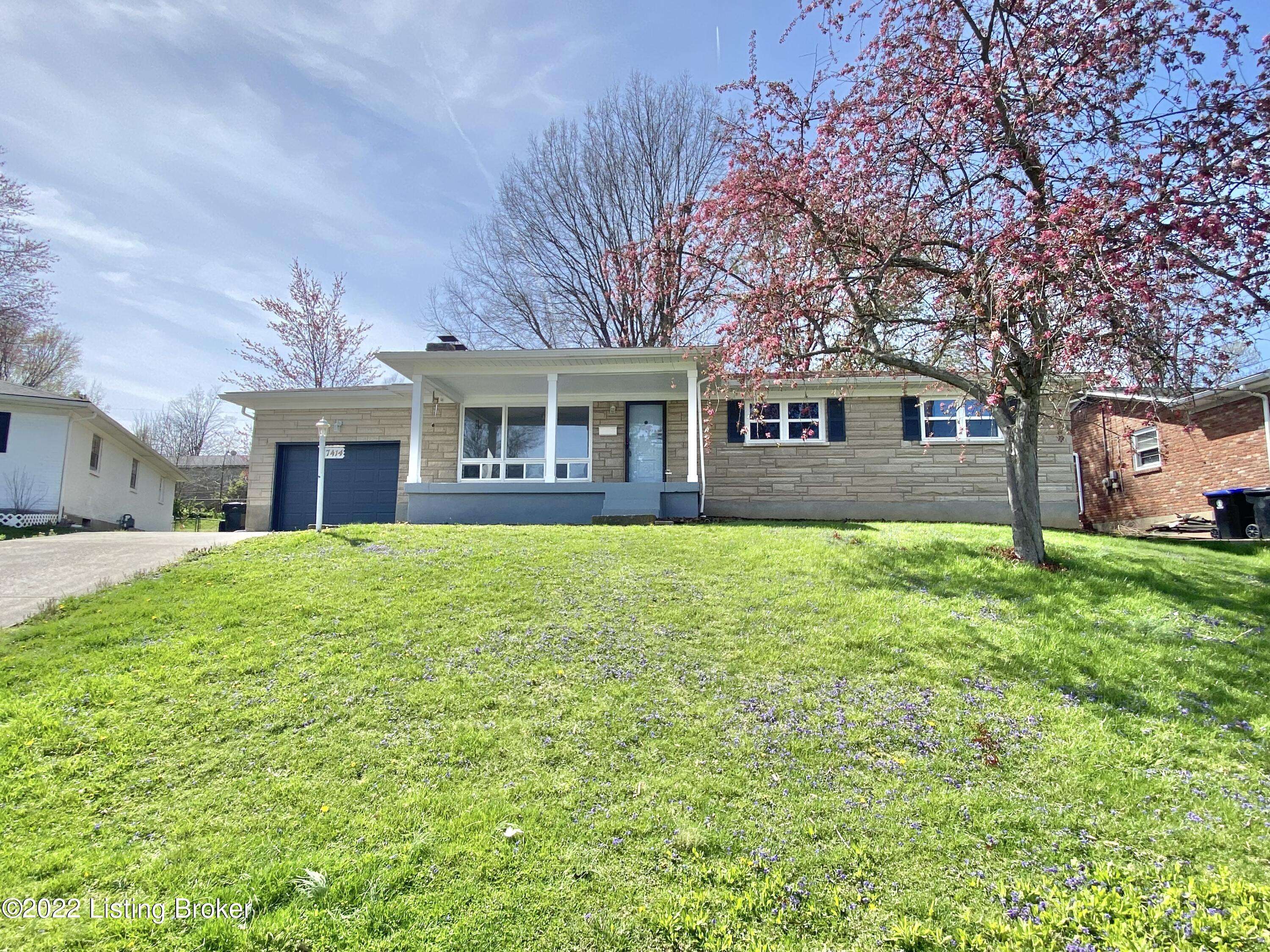 7414 Arapaho Dr, Louisville, KY 40214
