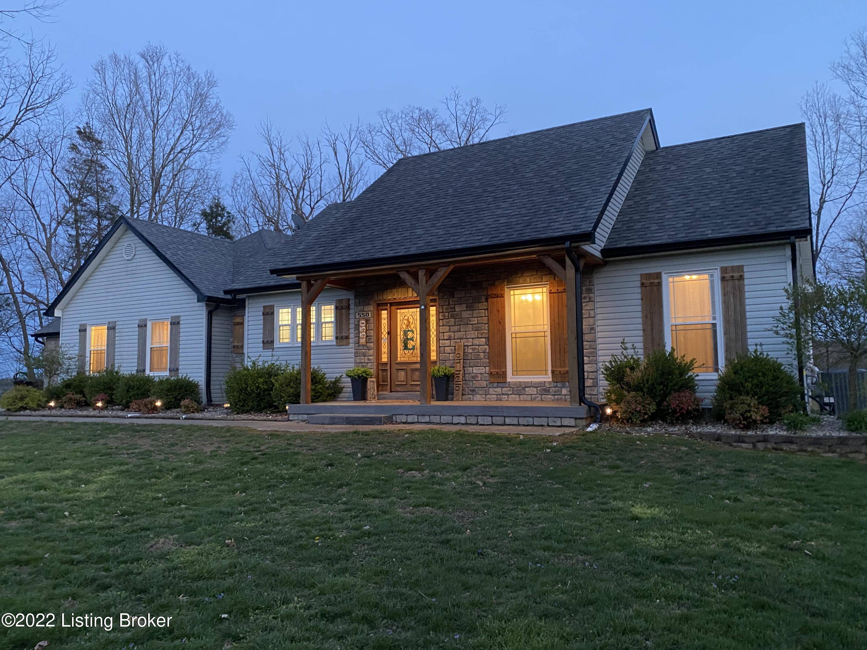 Mt Washington, KY 40047,550 Falcon Crest
