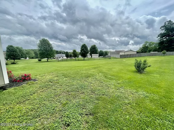 Vine Grove, KY 40175,67 minks Ct