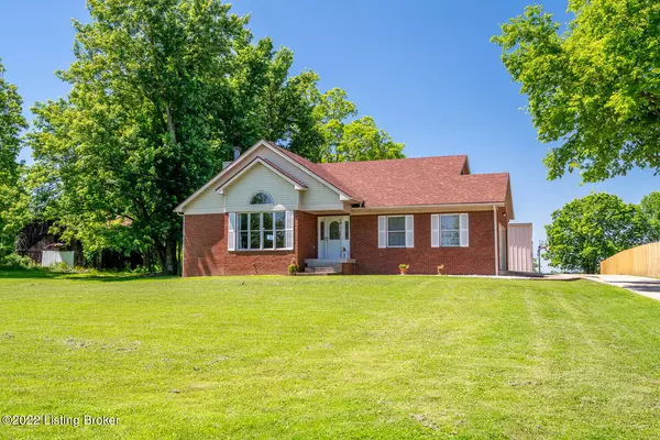 107 Woods Pike Rd, Pleasureville, KY 40057