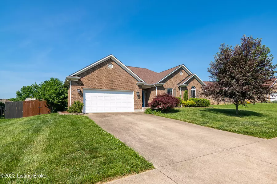 3132 White Blossom Cir, New Albany, IN 47150