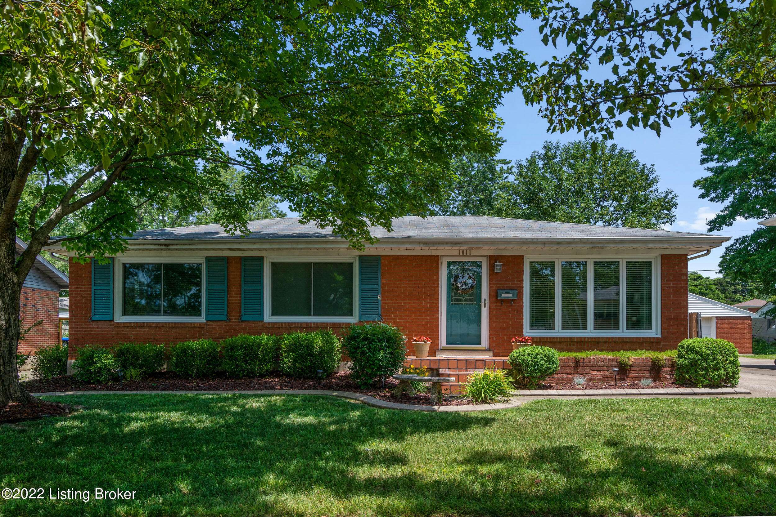 1011 Clayborne Rd, Louisville, KY 40214