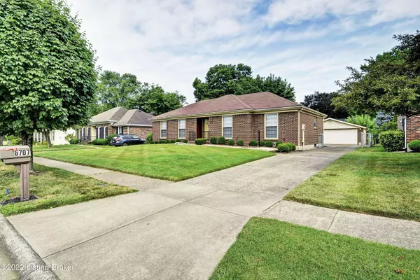 6707 Windhurst Rd, Louisville, KY 40207