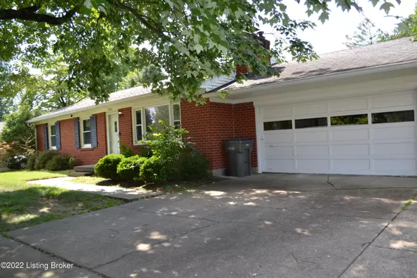 9806 Fireside Dr, Louisville, KY 40272