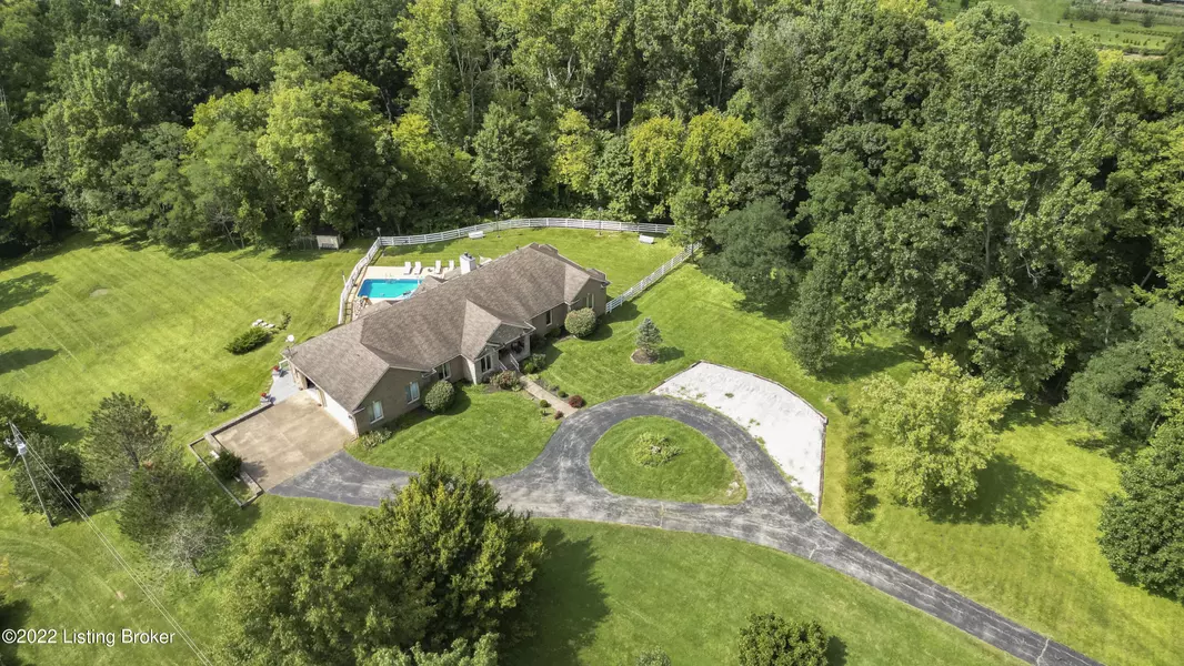 1901 Rolling Hills TRL, Fisherville, KY 40023