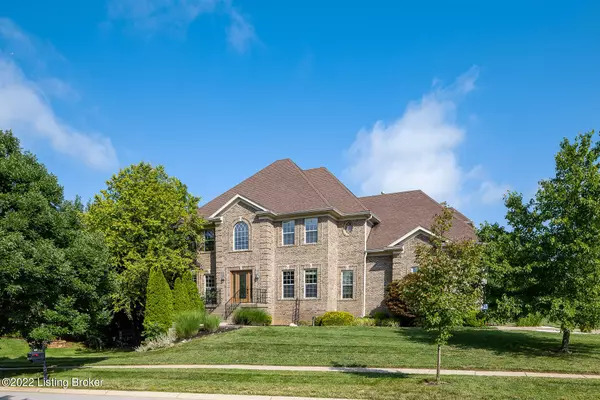 609 Locust Creek Blvd, Louisville, KY 40245