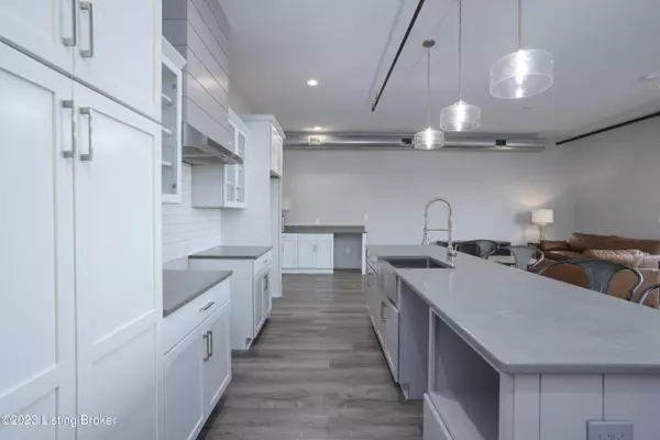 Jeffersonville, IN 47130,213 Mulberry St