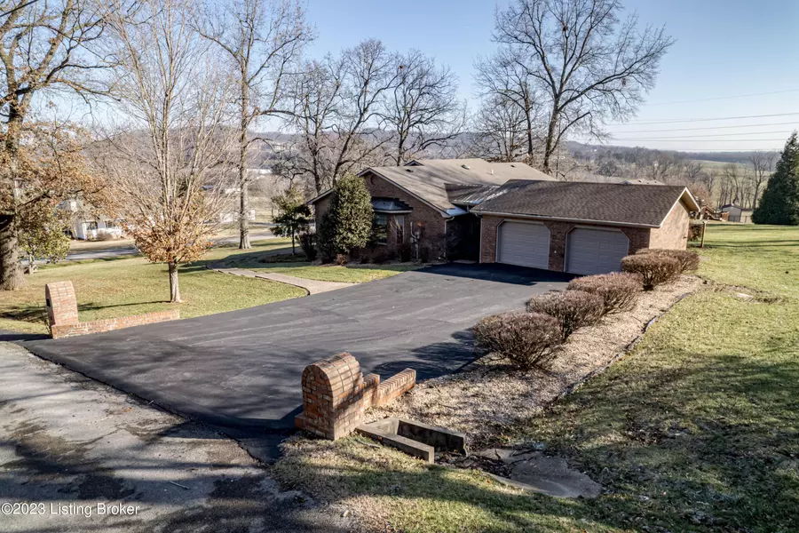 84 Timberleaf Dr, Horse Cave, KY 42749