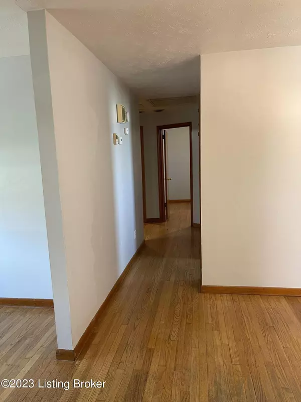 Louisville, KY 40214,7519 Jamaica Dr