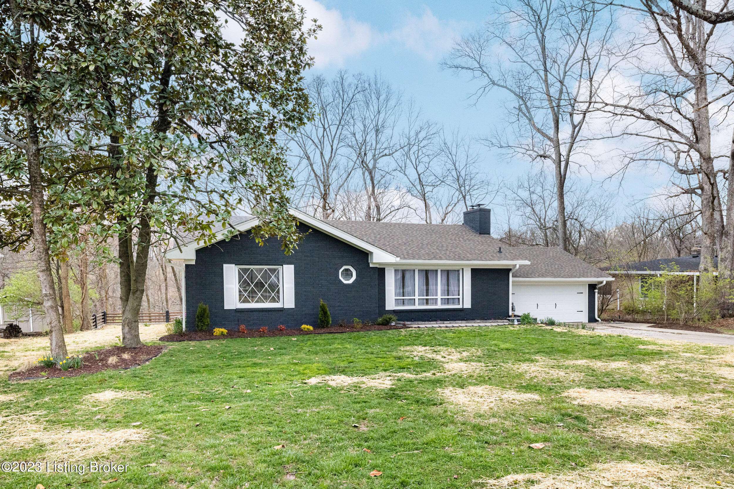 Louisville, KY 40214,8504 Bambi WAY