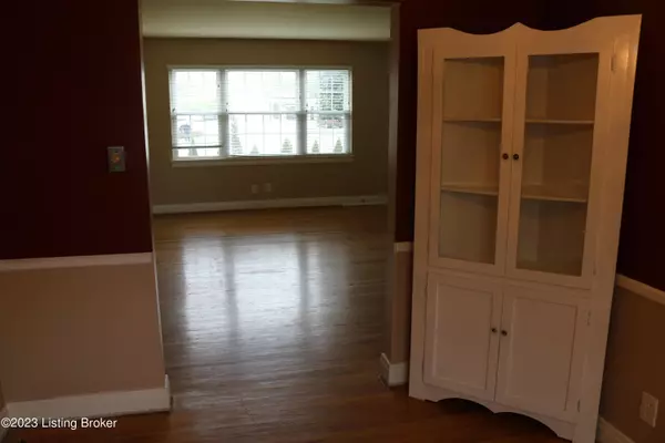 Rolling Fields, KY 40207,3621 Brownsboro Rd #302 C