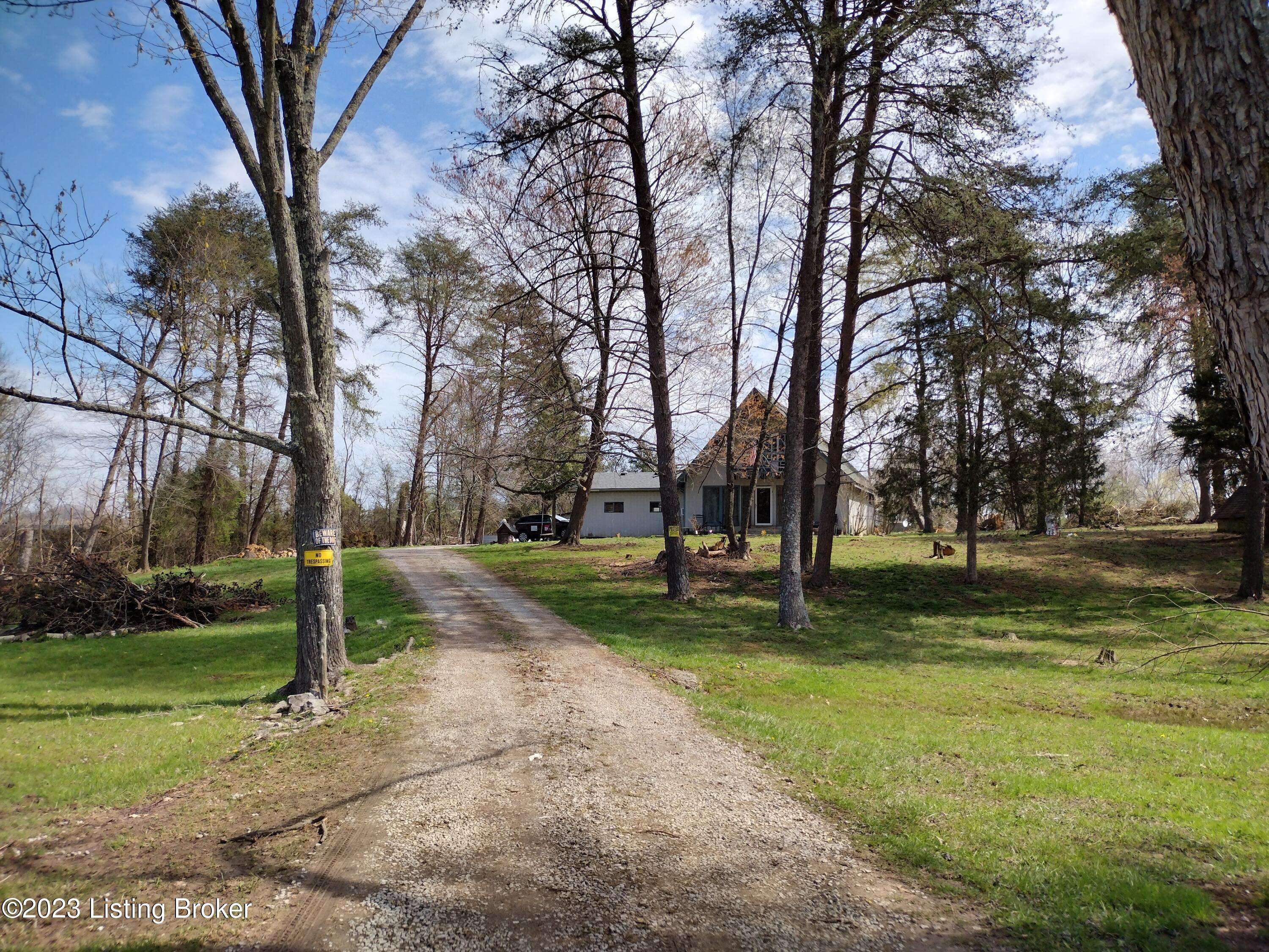 Lebanon Junction, KY 40150,182 McCubbins Rd