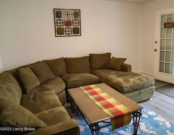 Louisville, KY 40228,7948 Stovall Ct