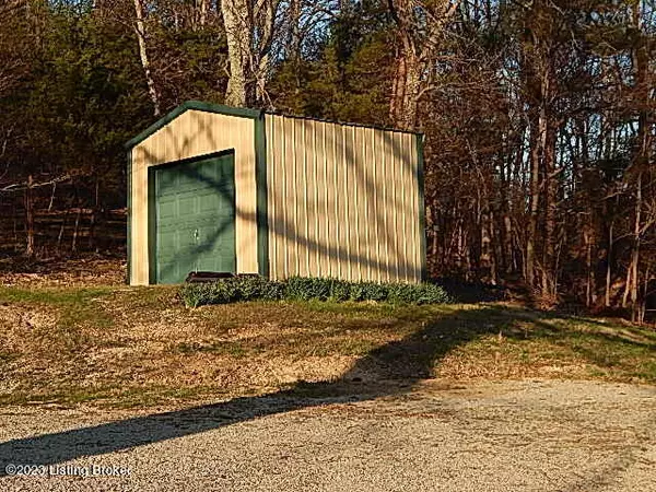 Loretto, KY 40037,290 Hall Simpson Rd