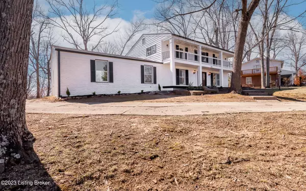 Louisville, KY 40272,9108 Lakeridge Dr