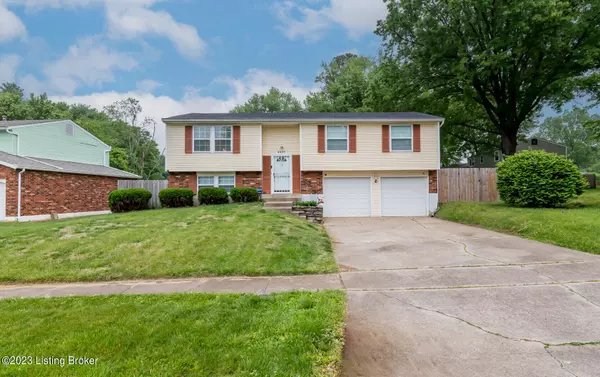 4403 Sussex Ct, Louisville, KY 40241