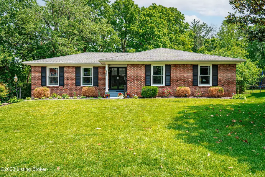 209 Lanark Dell, Louisville, KY 40243