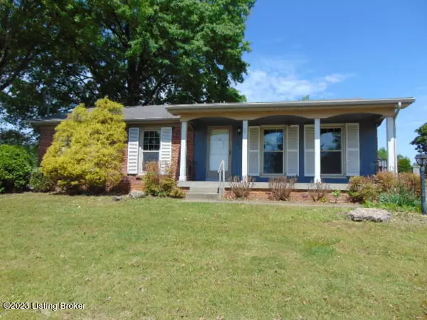 2214 Federal Hill Dr, Louisville, KY 40299