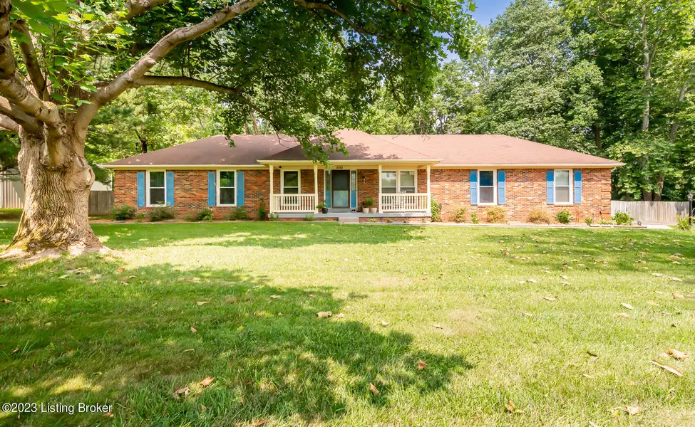 2132 Crystal Dr, La Grange, KY 40031