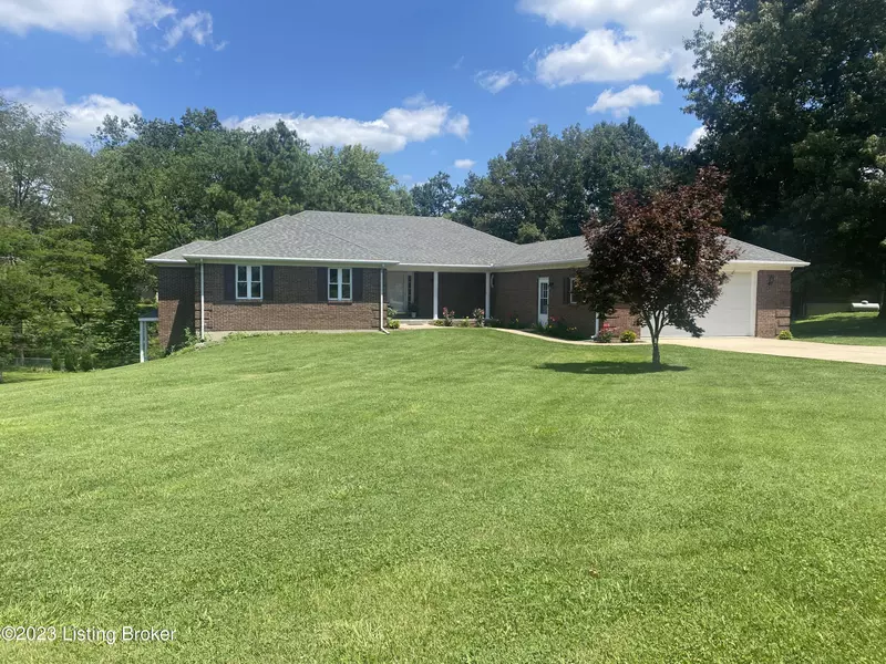 220 Fireside Dr, Brandenburg, KY 40108