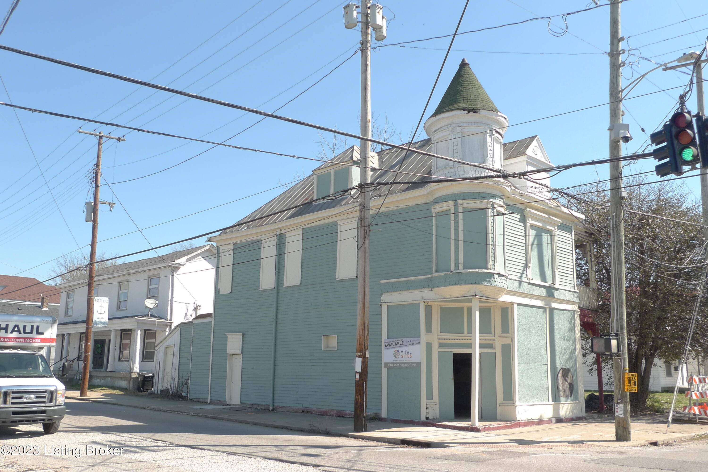 2565 Bank St, Louisville, KY 40212