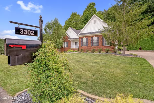 3302 Hardwood Forest Dr, Louisville, KY 40214