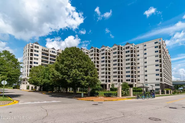 1 Riverpointe PLZ #405, Jeffersonville, IN 47130