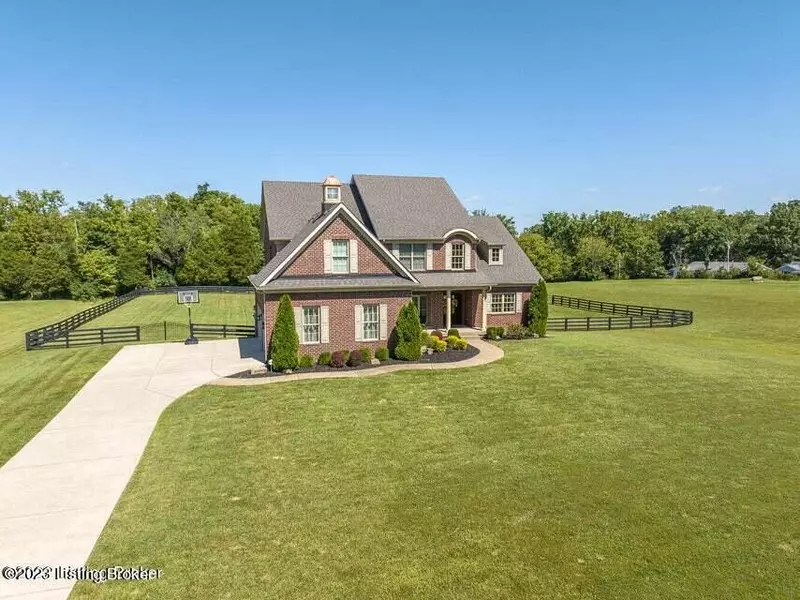 199 Crabapple Ln, Louisville, KY 40245