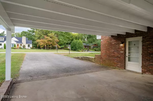Louisville, KY 40207,116 Sweetbriar Ln