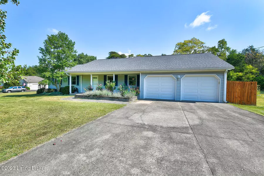 2905 Carden, La Grange, KY 40031