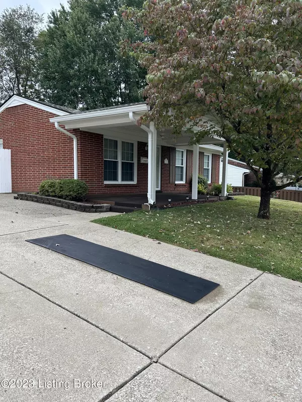 Louisville, KY 40272,11101 Albion Dr