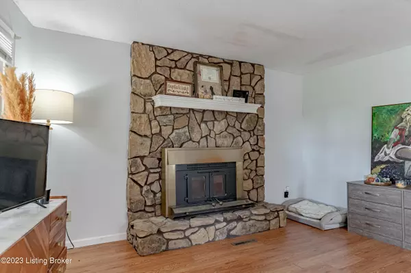 759 Roundtop Rd Elizabethtown, KY 42701