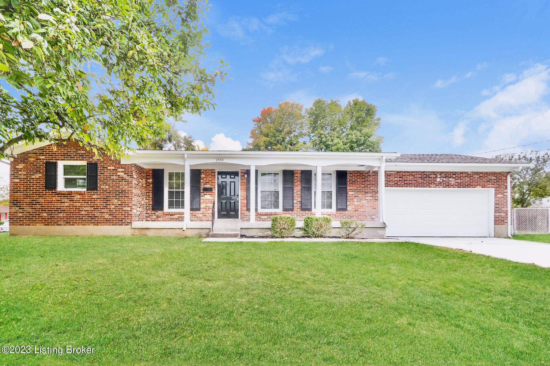 2908 Lencott Dr, Louisville, KY 40216