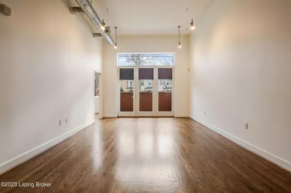 Louisville, KY 40202,639 E Jefferson St #108
