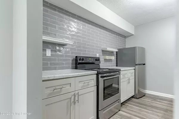 Louisville, KY 40218,3503 Lodge Ln #306