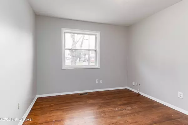 6316 Mercury Dr Louisville, KY 40291