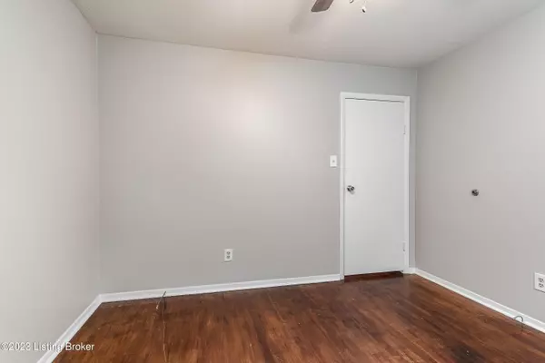 6316 Mercury Dr Louisville, KY 40291