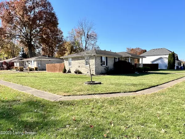 Louisville, KY 40258,7901 Grandmeadow Ln