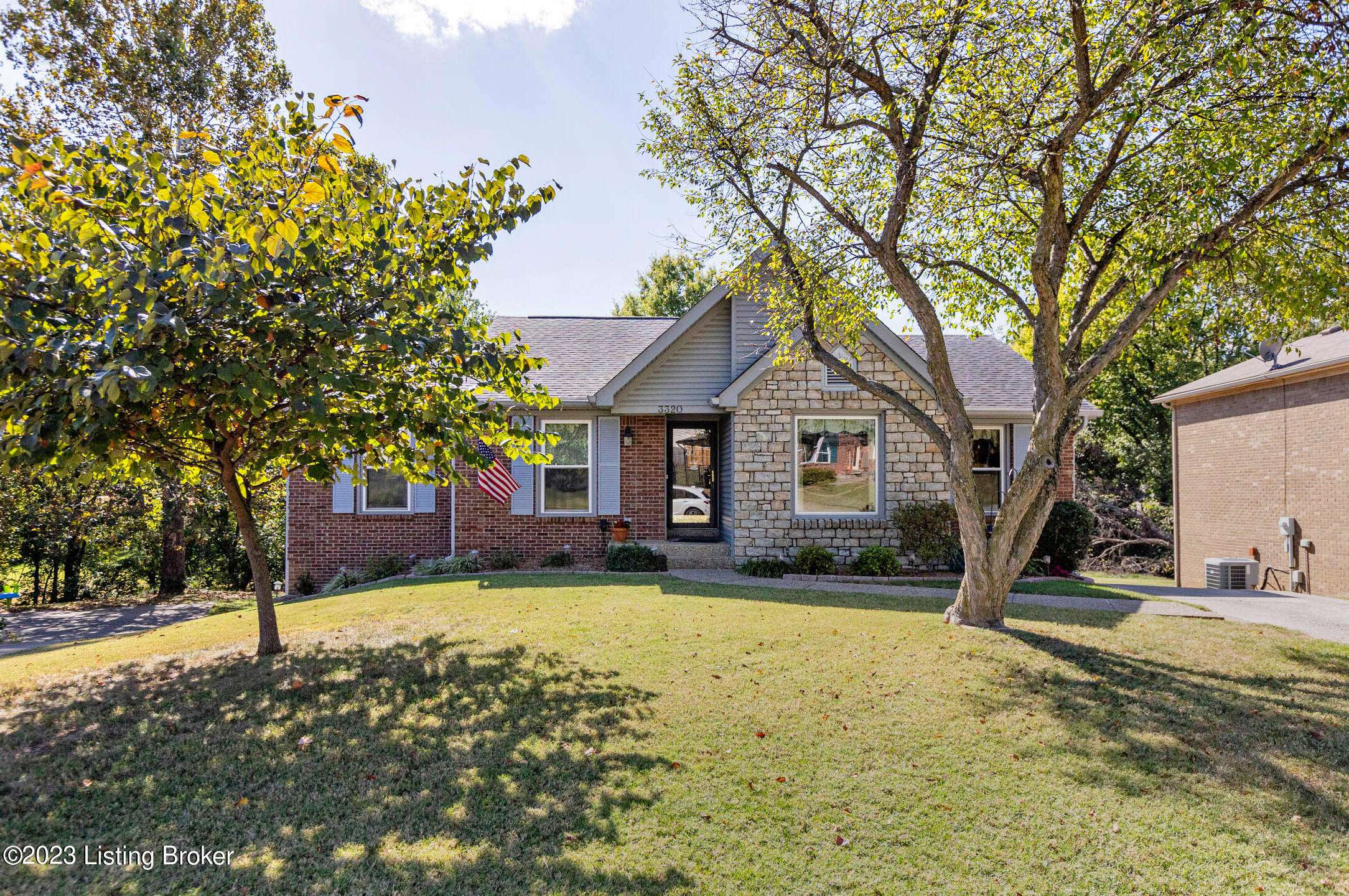 3320 Breaux Dr, Louisville, KY 40220