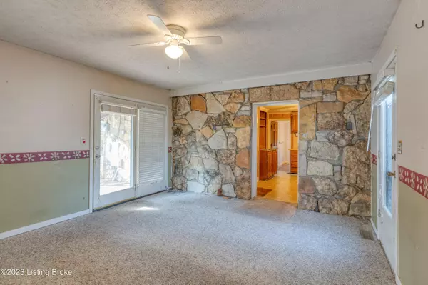 Crestwood, KY 40014,7301 Peyton Ave