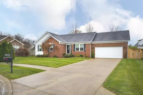 6902 Charles Lindsey Ct, Louisville, KY 40229