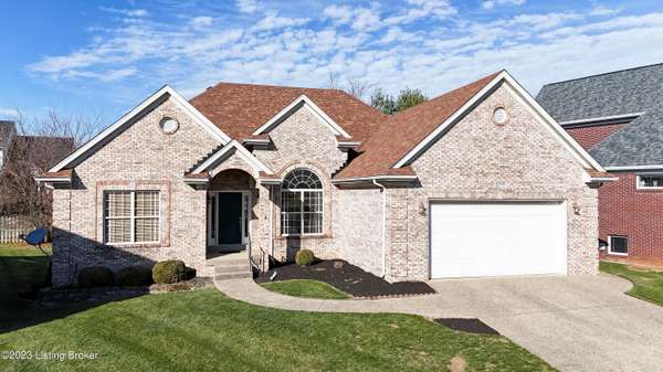 10108 Springhurst Gardens Cir, Louisville, KY 40241