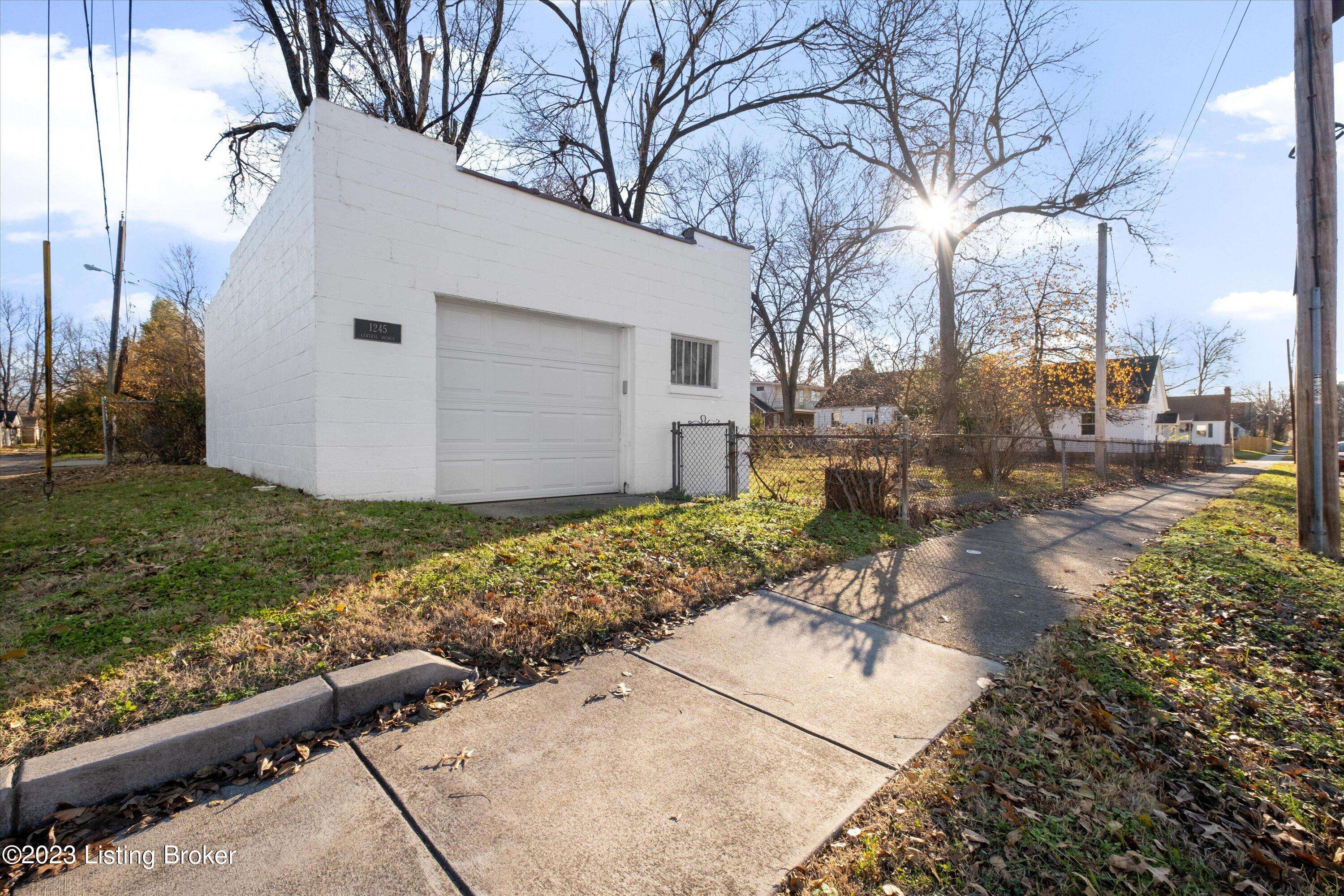 Louisville, KY 40208,1245 Central Ave