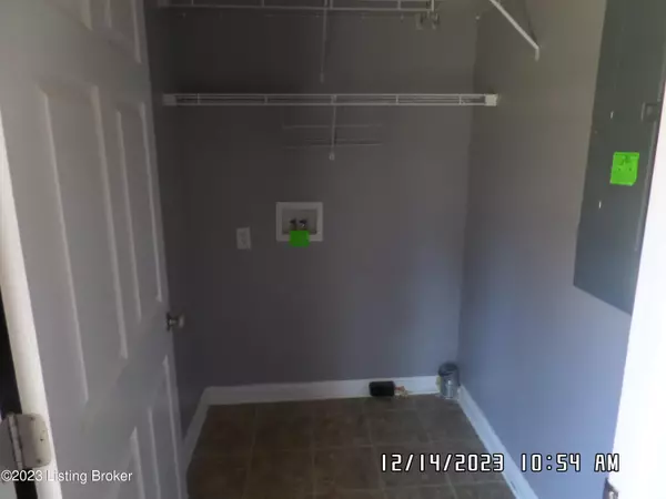 Bowling Green, KY 42101,2215 Garrett Hollow Rd