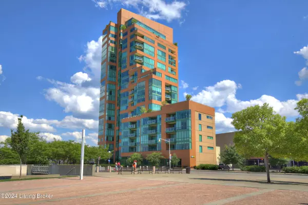 Louisville, KY 40202,222 E Witherspoon St #904